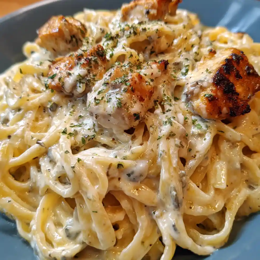 Chicken Alfredo Recipe Creamy Skillet Fettuccine 1758563943.1977484