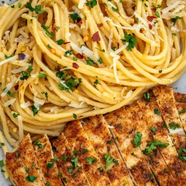 Quick Garlic Butter Chicken Spaghetti