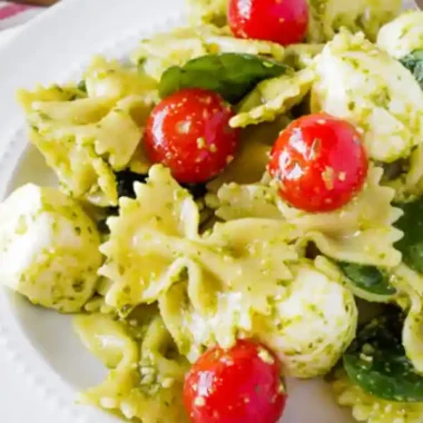 Pesto Caprese Pasta Salad