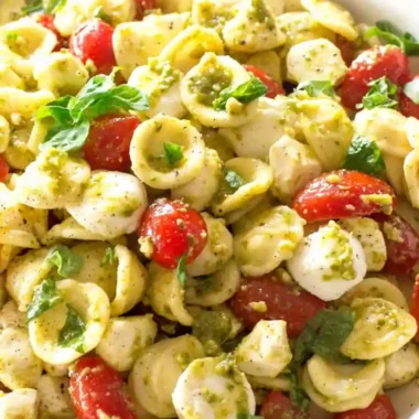 Caprese Pesto Pasta Salad