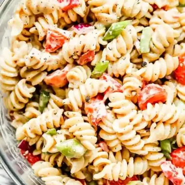 The Best Creamy Pasta Salad