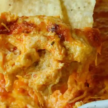 Cheesy Buffalo Chicken Dip
