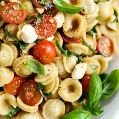 Easy Caprese Pasta Salad