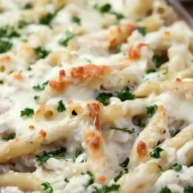 Creamy Chicken Alfredo Baked Ziti