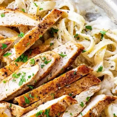 Creamy Chicken Alfredo Pasta