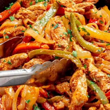 Savory Chicken Fajitas with Sautéed Peppers