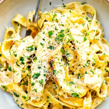 Creamy Chicken Alfredo Pasta