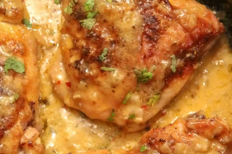 Creamy Smothered Chicken Thighs