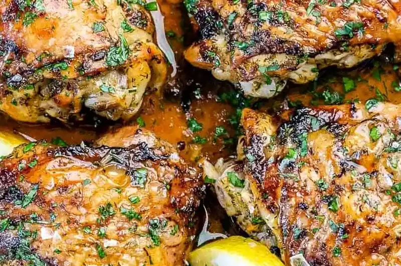 Crispy and Juicy Baked Chicken Thighs