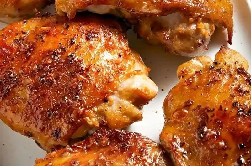 Garlic-Infused Broiled Chicken Thighs
