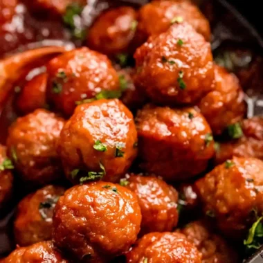 Easy Crockpot Grape Jelly Meatballs