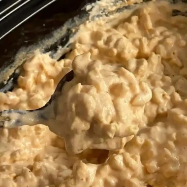 Creamy Slow Cooker Macaroni and Cheese