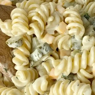 Zesty Creamy Dill Pickle Pasta Salad