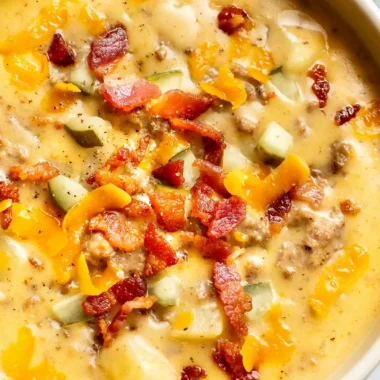 Hearty Cheeseburger Soup