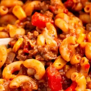 Quick One-Pot Beef and Pasta Goulash