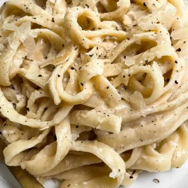 Healthy Greek Yogurt Alfredo Sauce