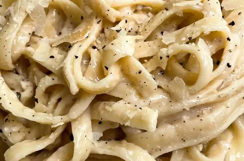 Healthy Greek Yogurt Alfredo Sauce