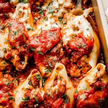 Cheesy Beef and Ricotta Stuffed Shells