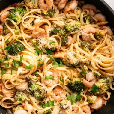 Lemon Garlic Shrimp and Broccoli Pasta