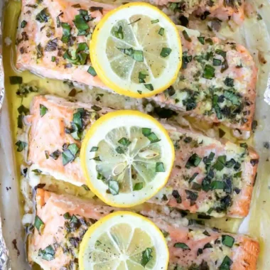 Lemon Garlic Baked Salmon in Foil