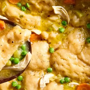 Slow Cooker Chicken and Dumplings