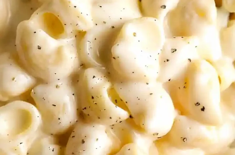 Creamy White Cheddar Macaroni and Cheese