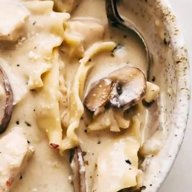 Roasted Garlic White Chicken Lasagna Soup