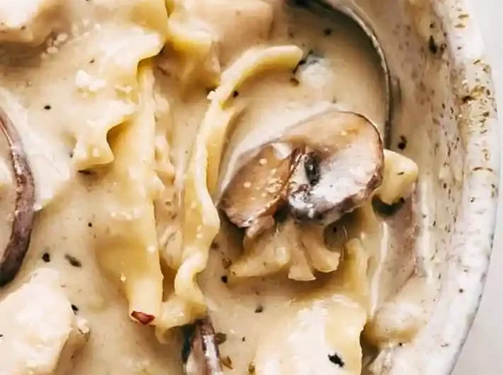 Roasted Garlic White Chicken Lasagna Soup