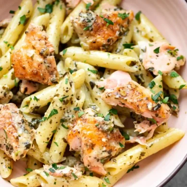 Creamy Salmon Pesto Pasta