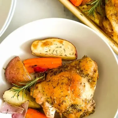 Easy Roasted Sheet Pan Chicken Thighs with Vegetables