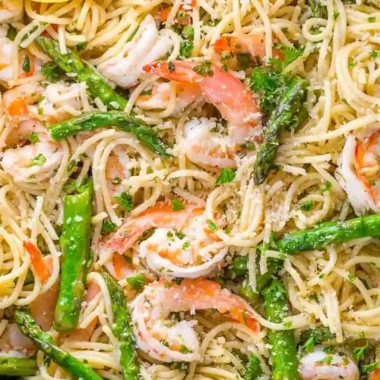 Quick Lemon Garlic Shrimp Scampi with Pasta