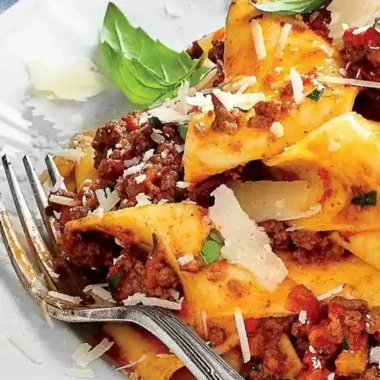 Slow Cooker Bolognese Sauce with Pappardelle