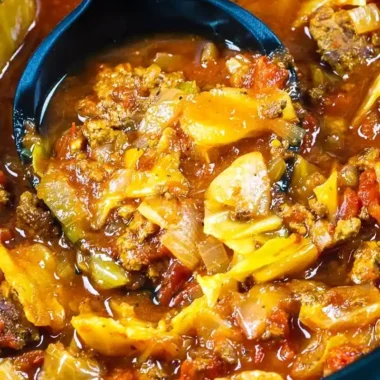 Slow Cooker Spicy Cabbage Beef Soup