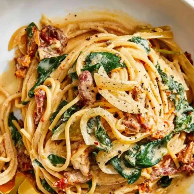 Spaghetti and Spinach with Sun-Dried Tomato Cream Sauce