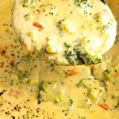 Creamy Homemade Broccoli Cheddar Soup