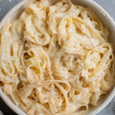 Light and Creamy Healthy Alfredo Sauce