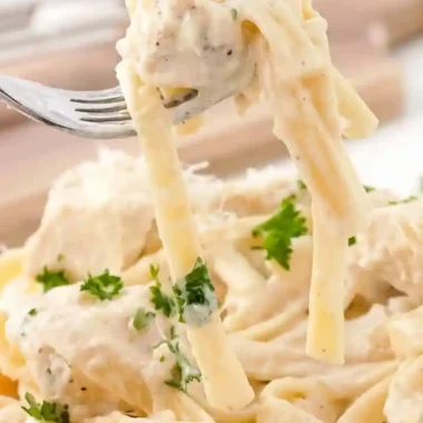 Creamy Instant Pot Chicken Fettuccine Alfredo