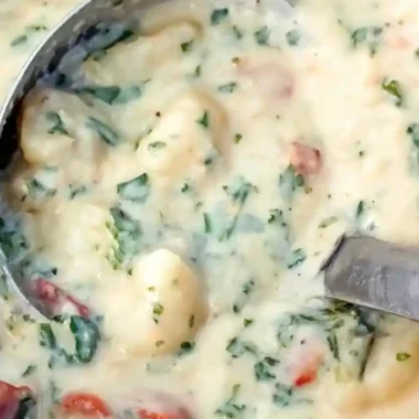 Hearty Creamy Potato and Kale Soup