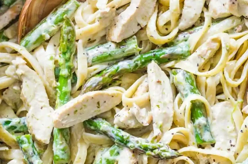 Creamy Chicken Pesto Pasta with Asparagus