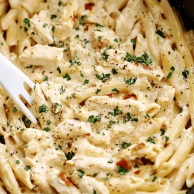 Slow Cooker Creamy Italian Chicken Pasta