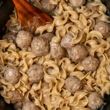 Slow Cooker Creamy Swedish Meatballs