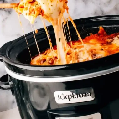 Slow Cooker Cheesy Meat Lasagna