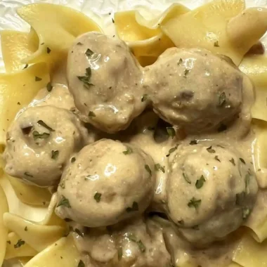 Savory Slow Cooker Swedish Meatballs