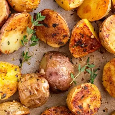 Crispy Garlic and Herb Roasted Potatoes