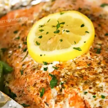 Easy Garlic Butter Salmon Foil Packets