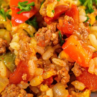 Cheesy Ground Beef and Pepper Skillet