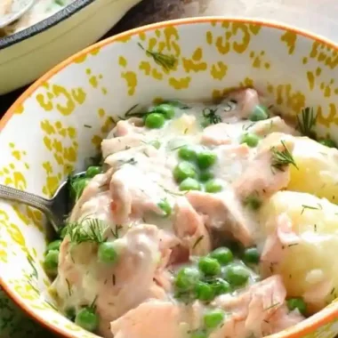 Creamy Salmon and Potato Bake (Healthy)