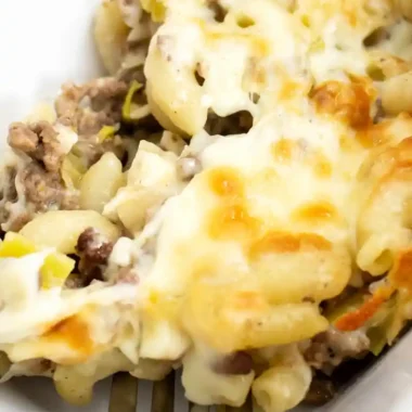 Cheesy Ground Beef and Leek Pasta Bake