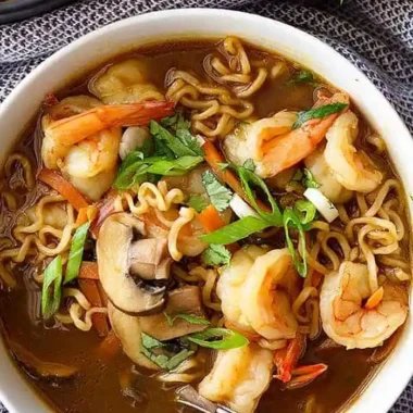 Savory Shrimp and Vegetable Ramen Soup