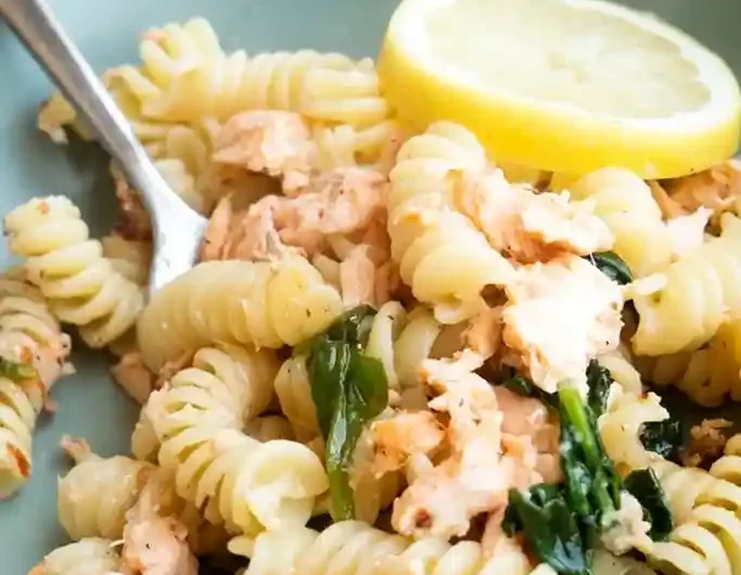 Salmon Pasta with Sun-Dried Tomatoes and Spinach
